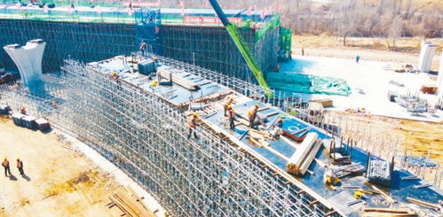 沈陽(yáng)元江街三環(huán)立交工程開(kāi)始跨繞城高速鋼箱梁頂推施工